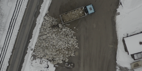 Stockage des pierres récupérées 